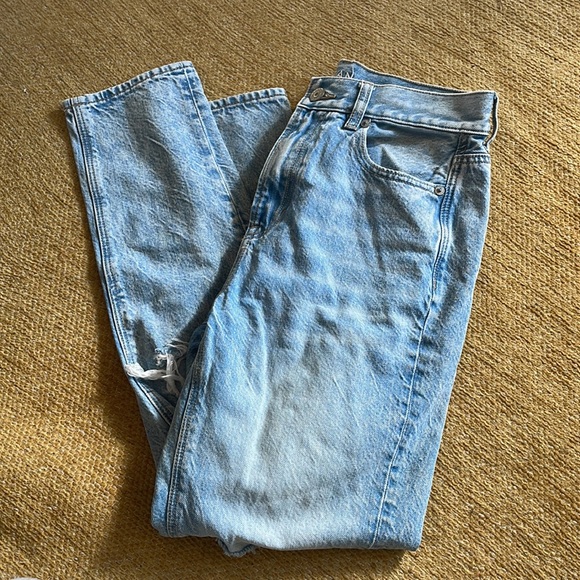 American Eagle ripped mom jeans - Picture 3 of 3